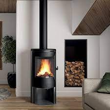 Купить Печь-камин Invicta Poele Neosen Etanche в интерьере чугунная в Новополоцке в Новополоцке