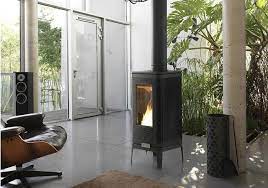 Купить Печь-камин Invicta Iwaki on base в интерьере чугунная в Новополоцке в Новополоцке