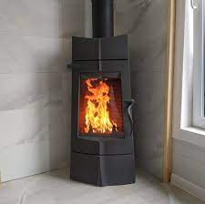 Печь-камин чугунный Invicta Chamane 14 в интерьере Амазонка бай фото  в Новополоцке