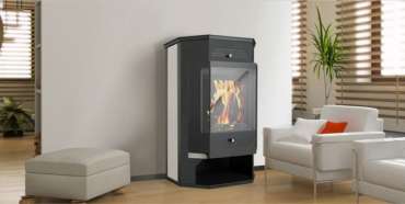 Стальной недорогой камин с дровницей Теплодар Румба фото в интерьере в Новополоцке