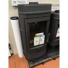 Печь-камин Invicta Gomont в интерьере Амазонка бай фото в Новополоцке