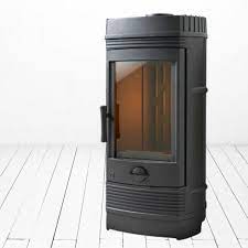 Печь-камин чугунный Invicta Gomont в интерьере Амазонка бай фото в Новополоцке