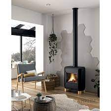 Печь-камин чугунный Invicta Carolo в интерьере Амазонка бай фото  в Новополоцке